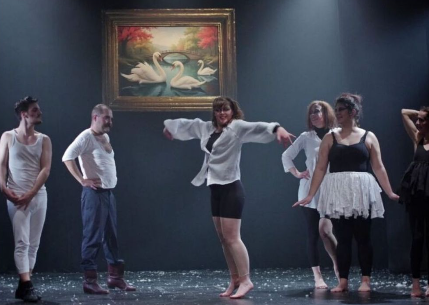 Četrtkov gledališki večer: Vabljeni k ogledu gledališke predstave "Labodenje po jezeru"