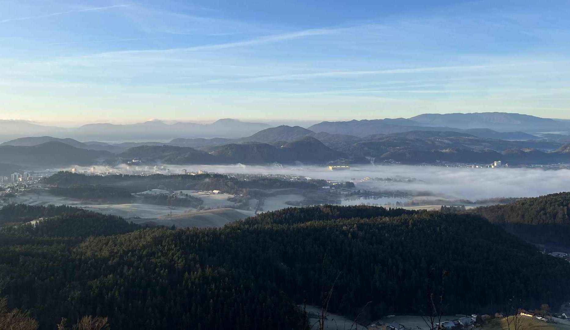 Vreme: Pretežno jasno, možna kakšna kaplja dežja 