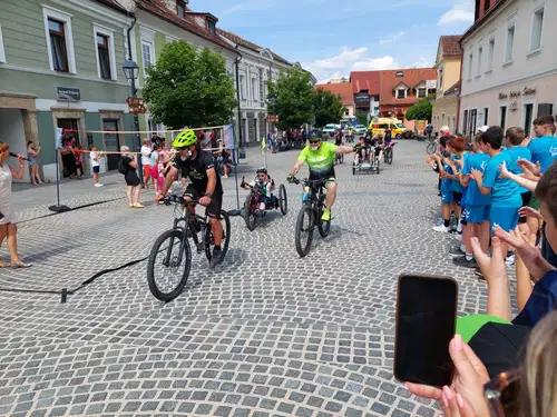 Dežela junakov s Cenetom Prevcem tudi v Šaleški dolini: Začetek 6. etape v Šoštanju 