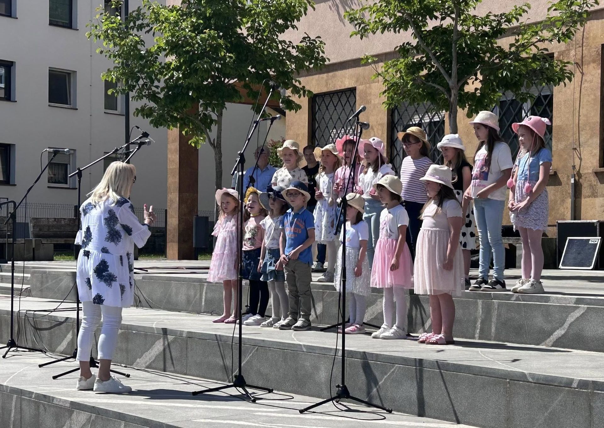 Društvo upokojencev Šoštanj včeraj pripravilo že 9. Festival petja, glasbe in plesa na prostem