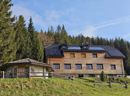 Dom na Smrekovcu med kandidati za Naj planinsko kočo