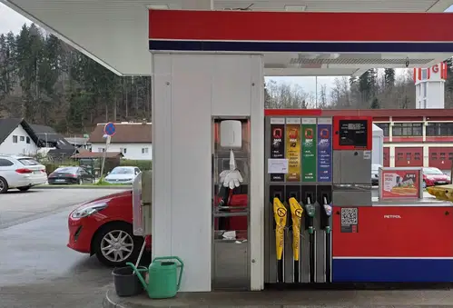 Od torka bencin cenejši, dizel in kurilno olje dražja