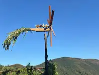 V Šmartnem ob Paki potekalo že tradicionalno postavljanje klopotca
