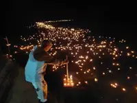 Tudi letos bo Družmirsko jezero v spomin na potopljeno vas, zasijalo v soju tisočerih lučk?