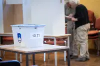 Inšpektorat do 12. ure prejel 10 obvestil o domnevnih kršitvah volilnega molka