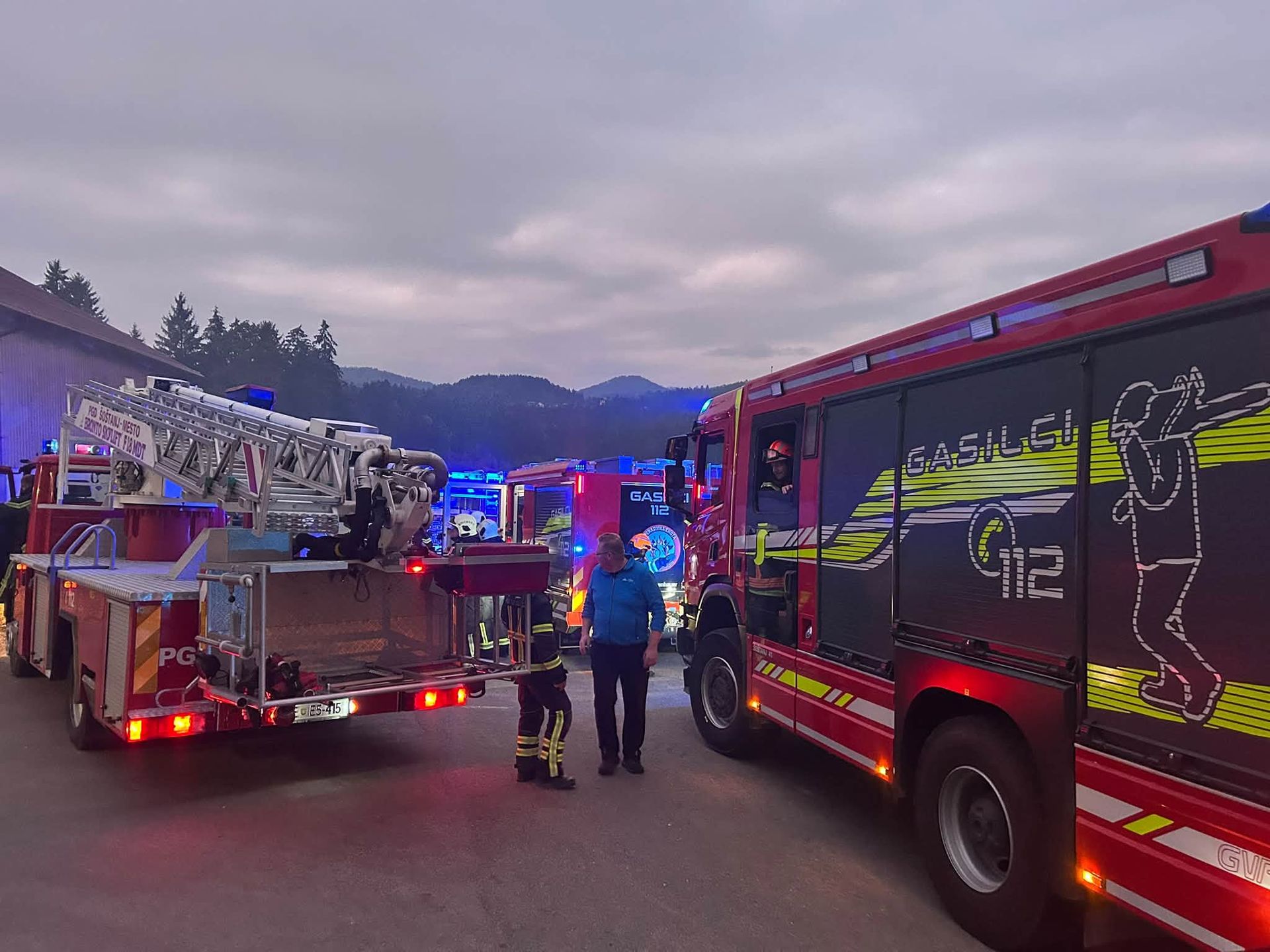 (FOTO) Obsežna gasilska vaja šoštanjskega gasilskega poveljstva pokazala odlično pripravljenost nujnih služb