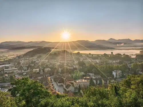 Šoštanj v izboru Moja dežela – znak gostoljubnosti 2026 kar dvakrat: Glasujete lahko do 5. novembra