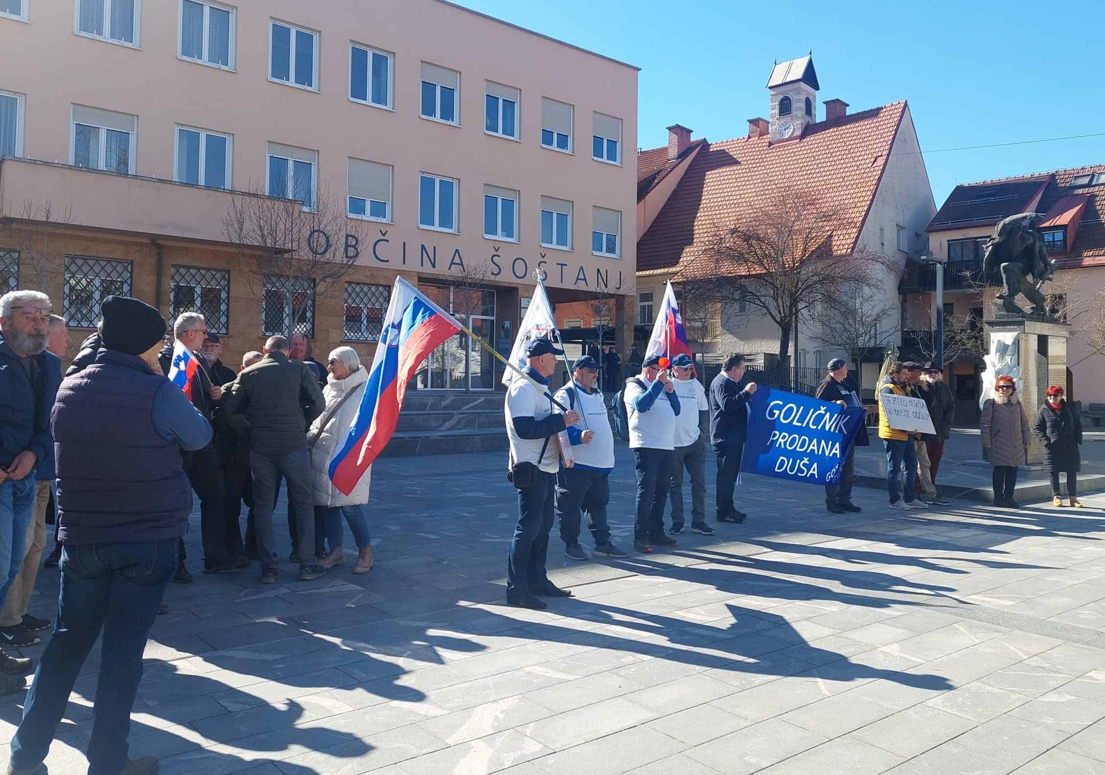 Protest proti elektrarni na Družmirskem jezeru: Znova smo bili izigrani