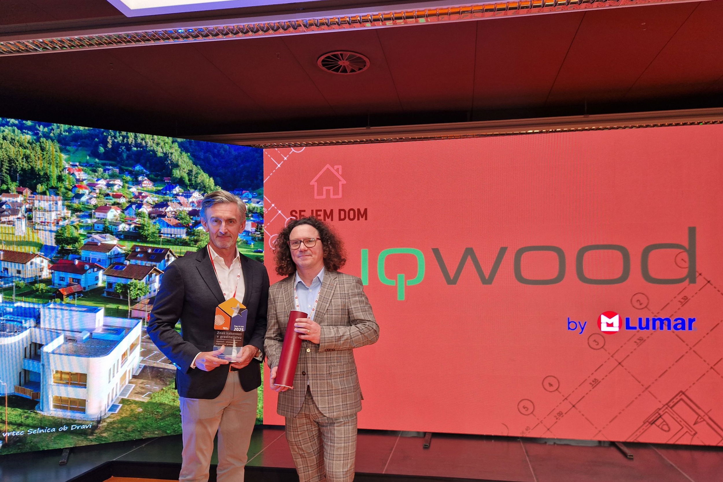 iQwood prejemnik okoljskega certifikata Znak kakovosti v graditeljstvu - ZKG
