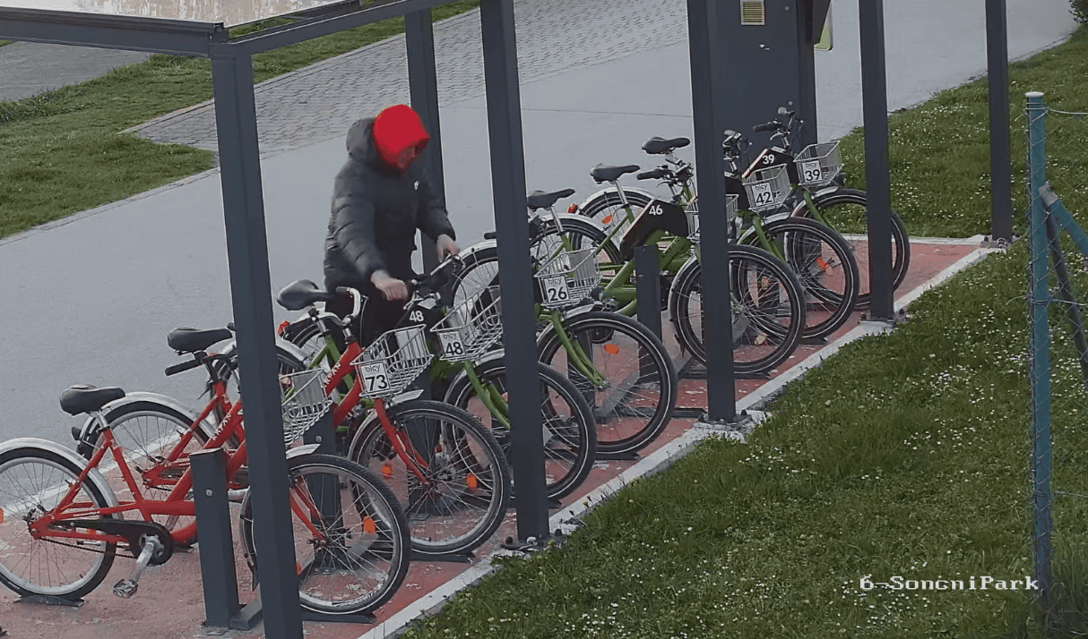 Vandalizem na Bicy postajah: Prepoznate storilce? (video)