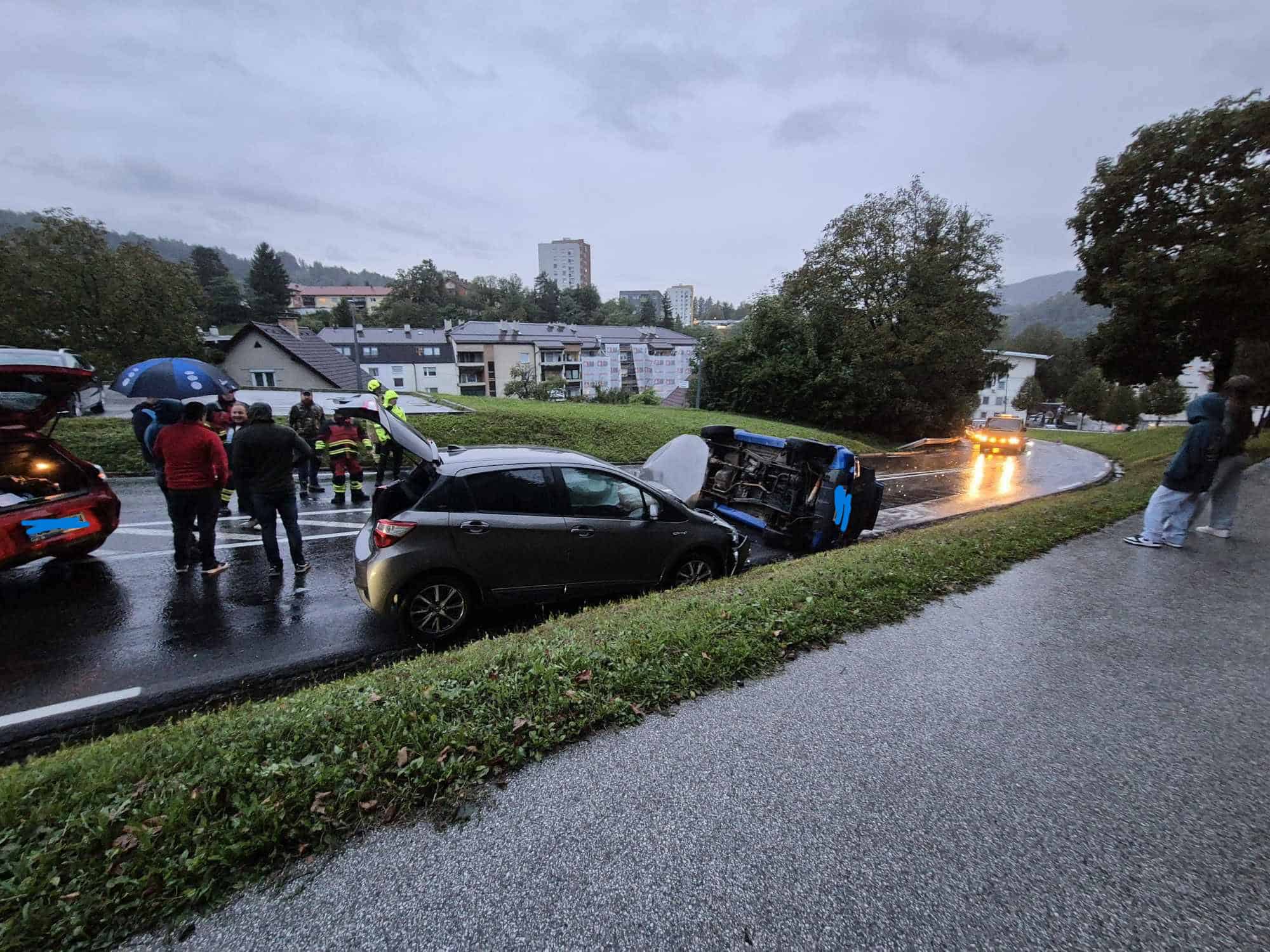 V prometni nesreči v Florjanu se je huje poškodoval motorist