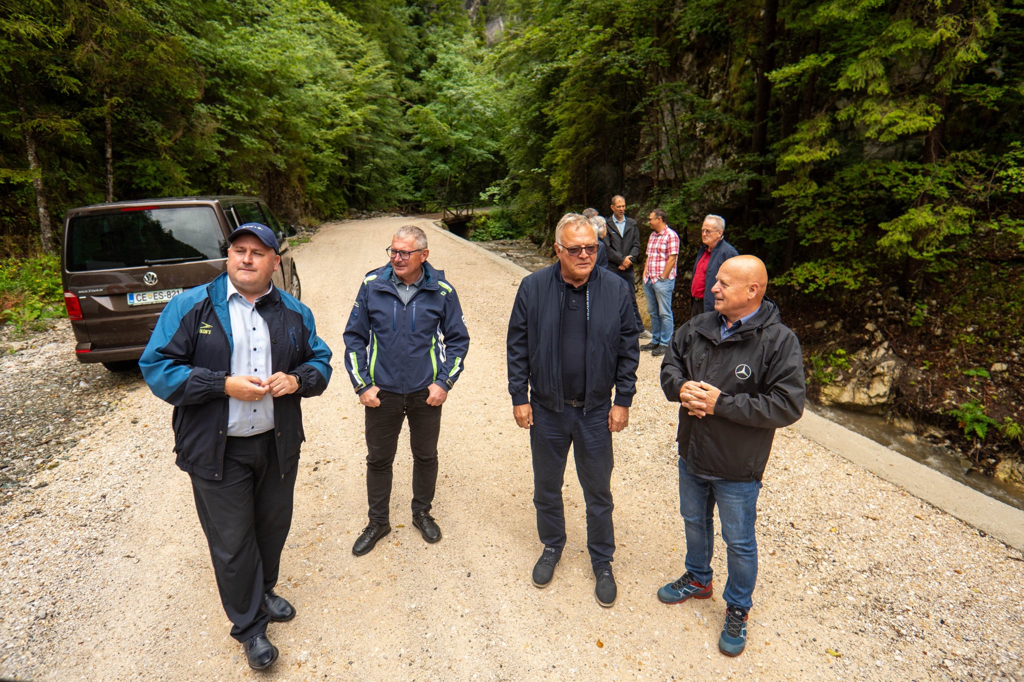 (VIDEO) Obnova magistralnega vodovoda in zajetja Ljubija: Minister Novak na terenu s predstavniki šaleških občin