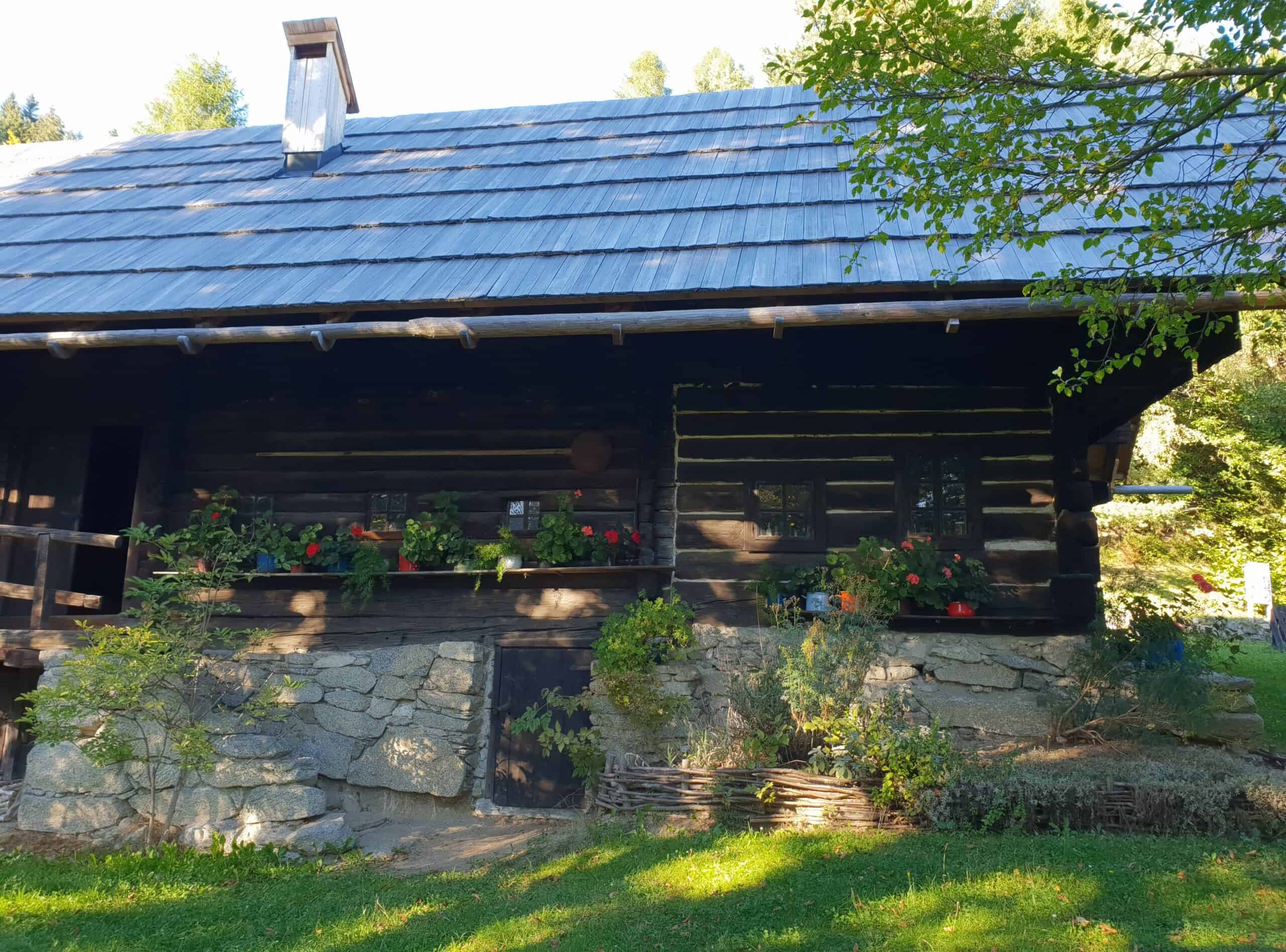 Danes za vas odpira vrata Kavčnikova domačija