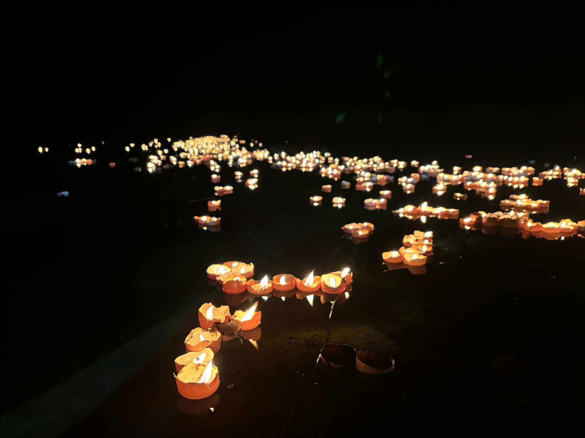 Na Družmirskem jezeru zasijalo 8500 lučk #fotoutrinki