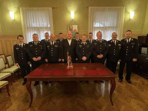 Župan s predsedniki gasilskih društev podpisal pogodbo o sofinanciranju njihovega delovanja v letu 2025