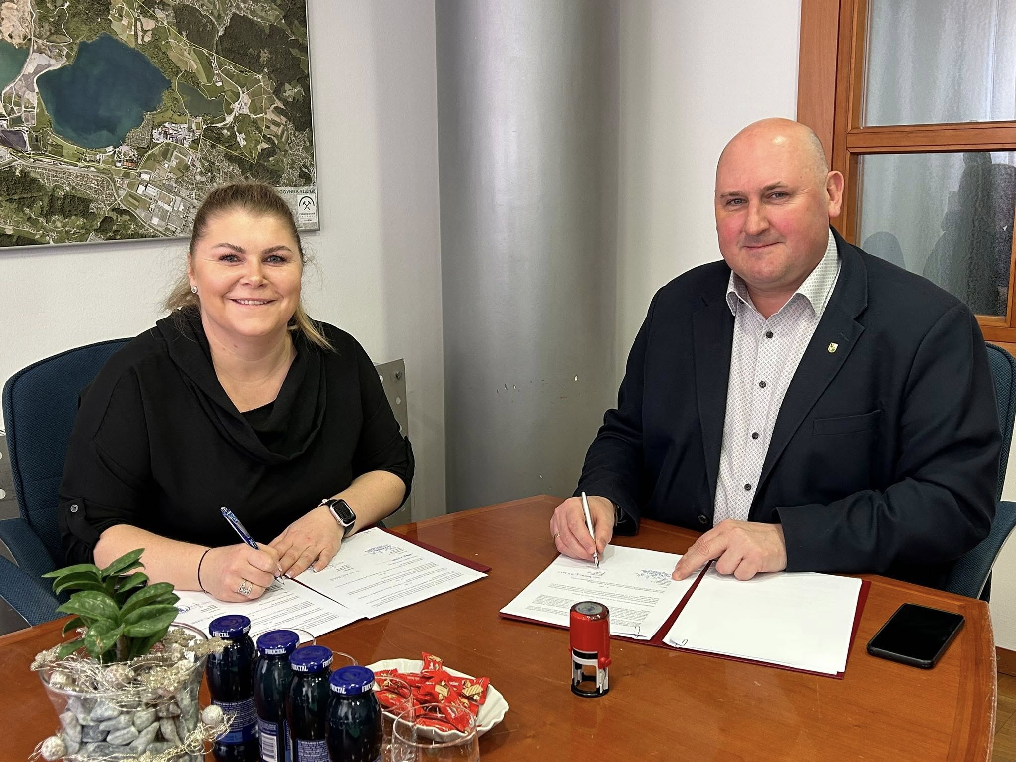 Občina Šoštanj nadaljuje sanacije po poplavah: Podpisana pogodba za sanacijo plazu Brecl