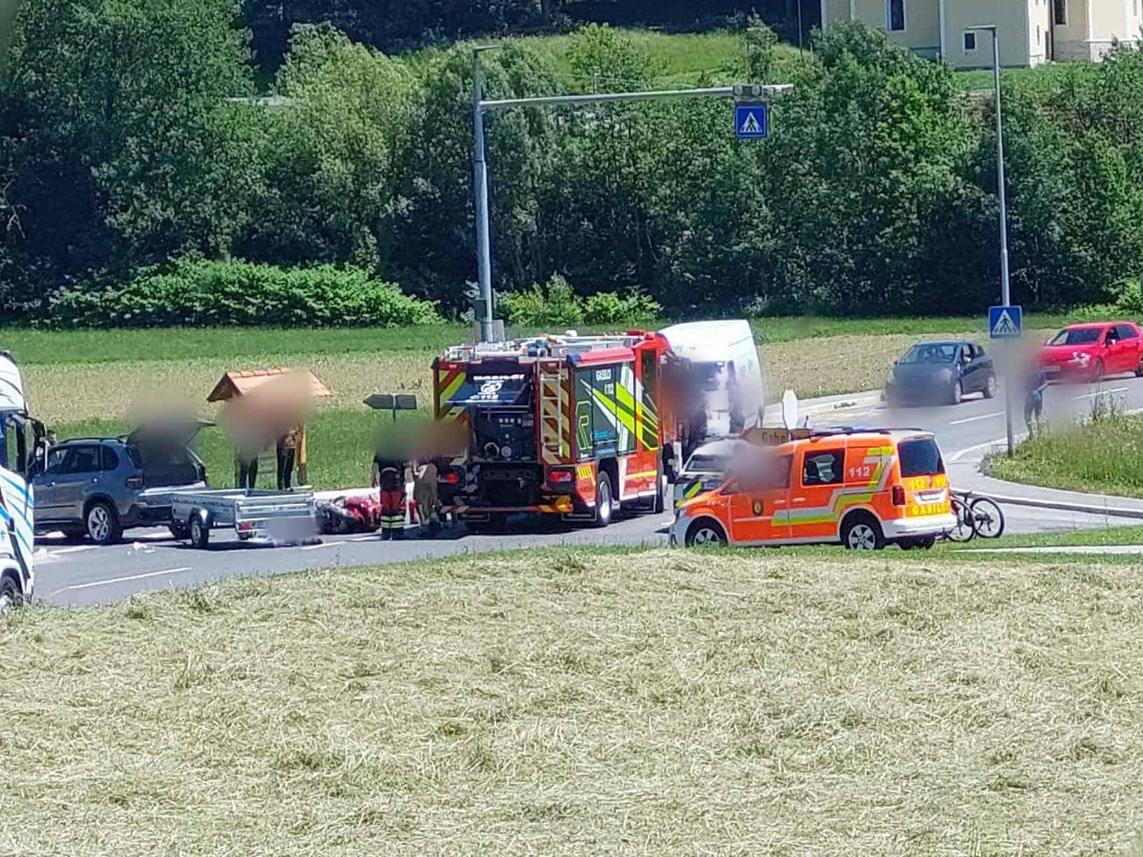 Pri cerkvi v Gaberkah prišlo do prometne nesreče: Cesta zaprta