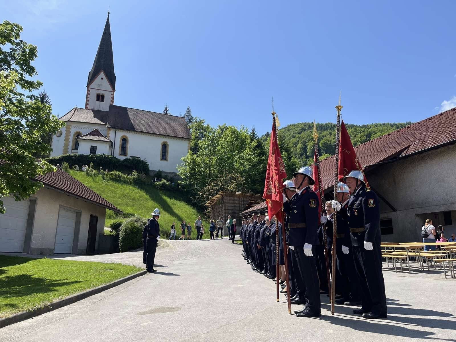 V cerkvi sv. Florjana je danes potekala maša ob godovanju zavetnika gasilcev