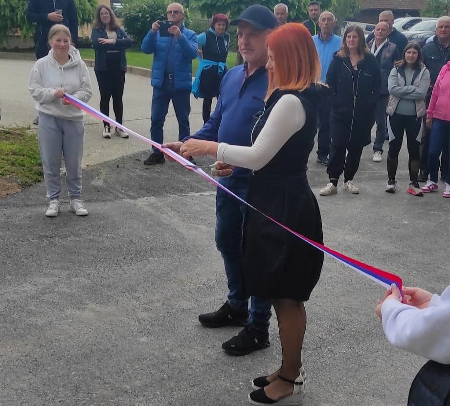 V soboto je v Malem Vrhu potekala slavnostna otvoritev obnovljene ceste