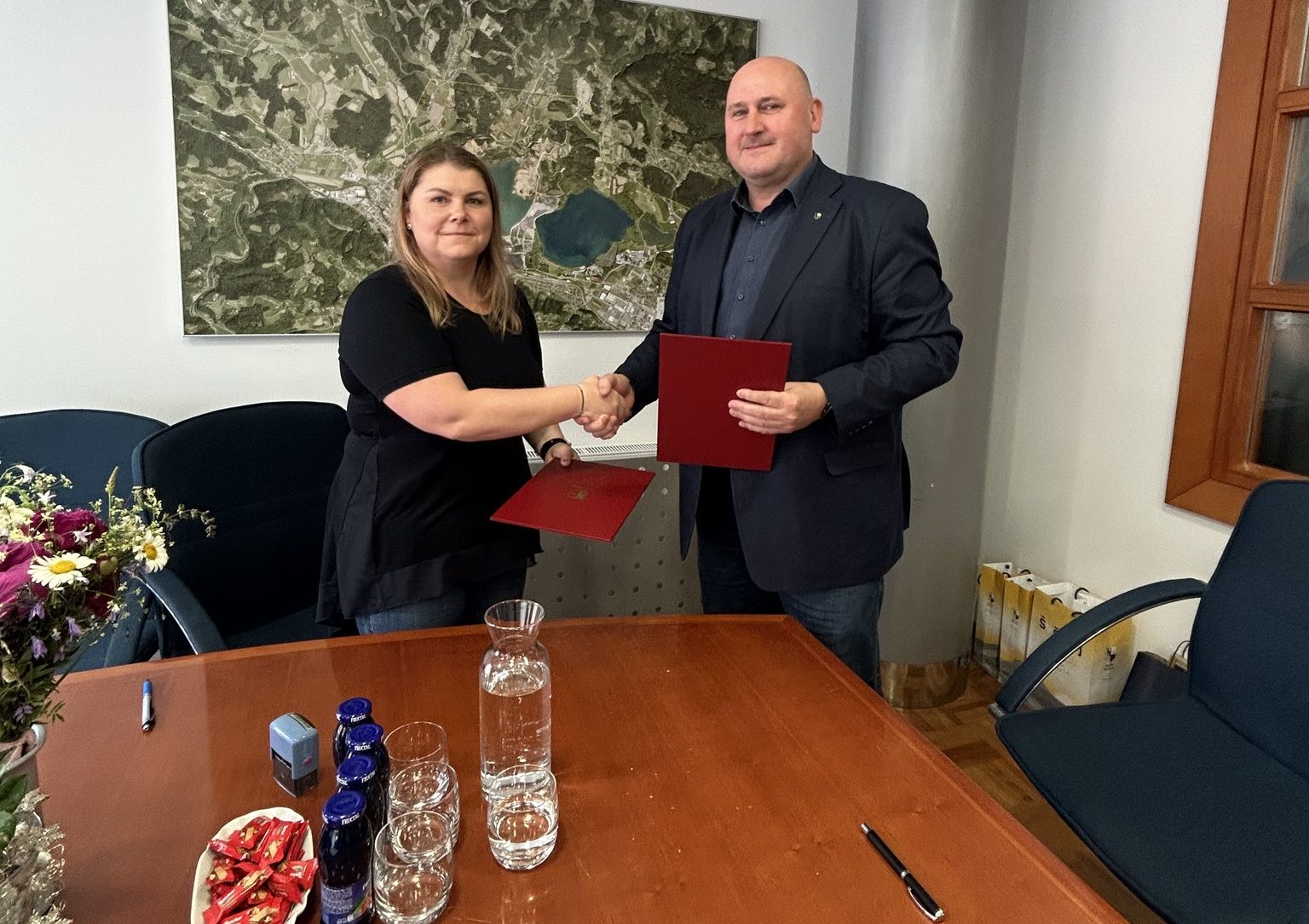 Sanacija plazu v Skornem: Podpis pogodbe za sanacijo plazu in ureditev lokalne ceste