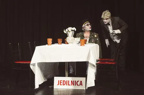 Kulturno umetniško društvo Lepi kamen vabi na ogled komične skice "Večerja za generala"