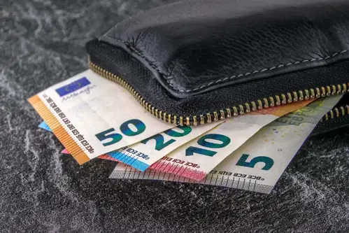 Ministrstvo za finance ne podpira dviga nadomestil za brezposelnost