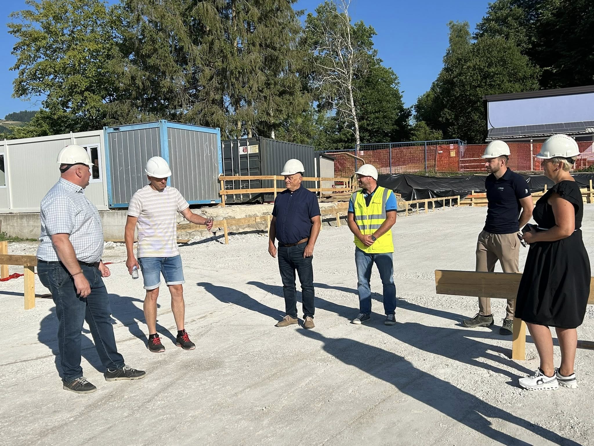 Korak bližje novemu športnemu središču: vodstvo občine obiskalo gradbišče Športnega parka Šoštanj