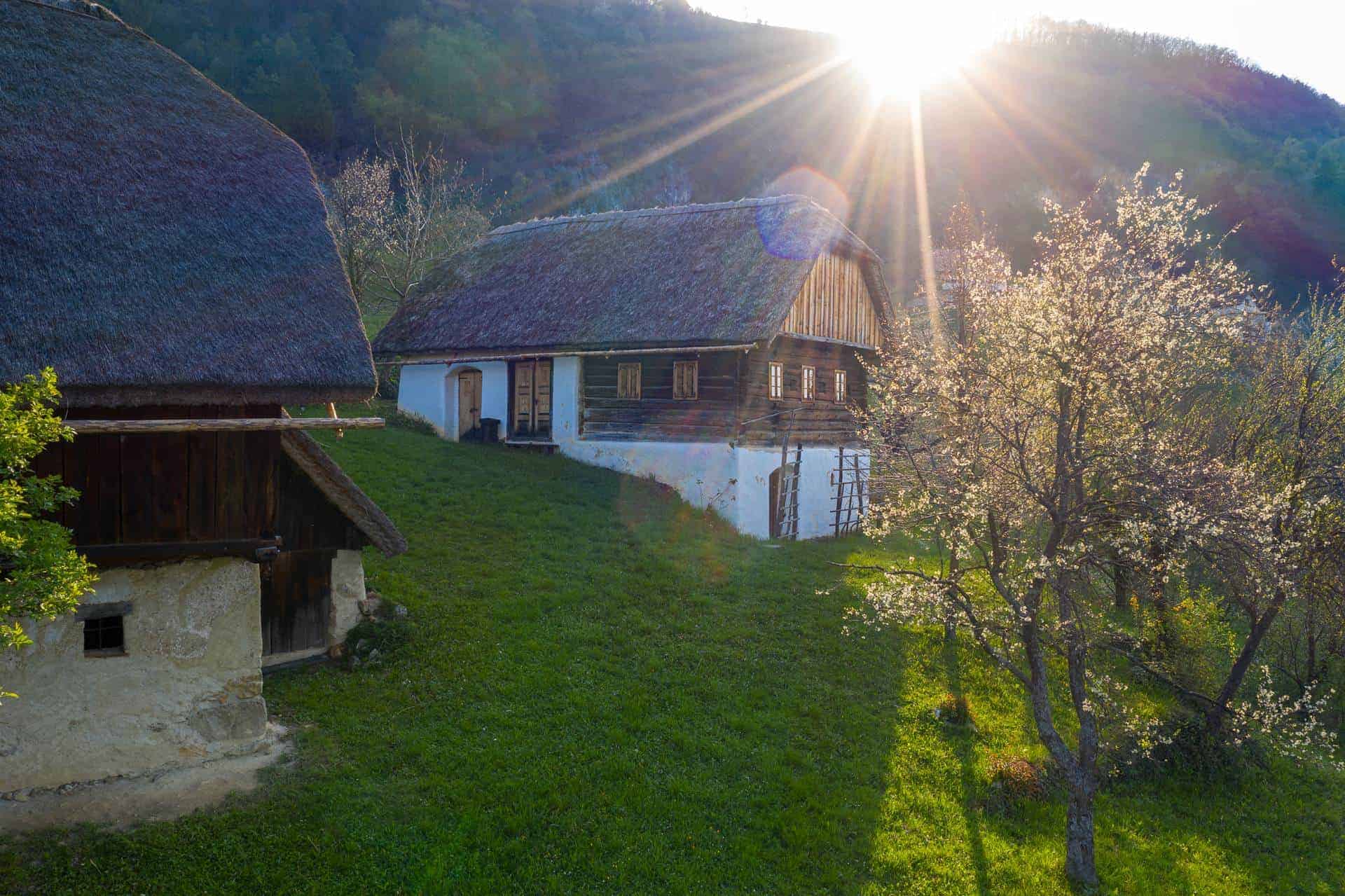 K obisku vas danes vabi Kavčnikova domačija