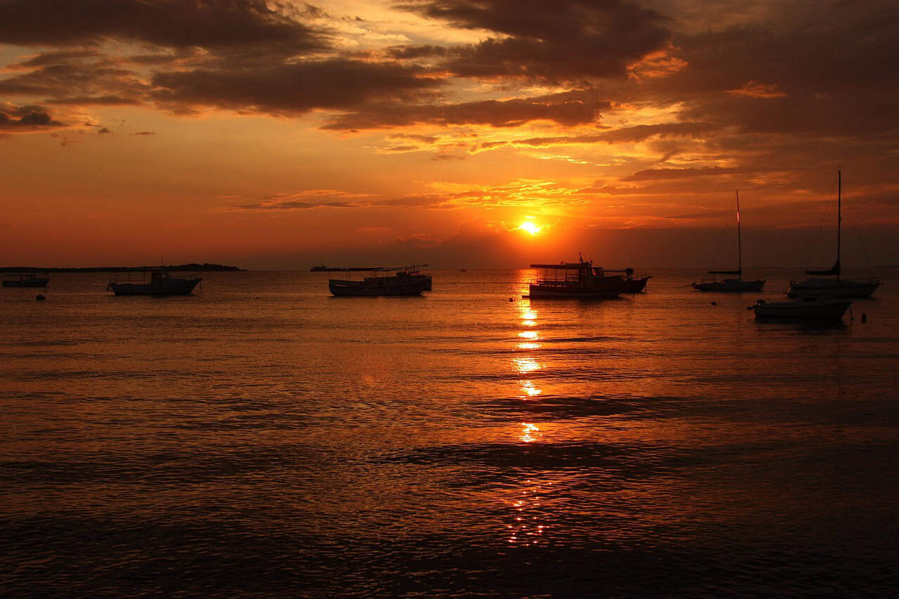 Pred nami sončno in vroče vreme, proti sredini tedna osvežitev