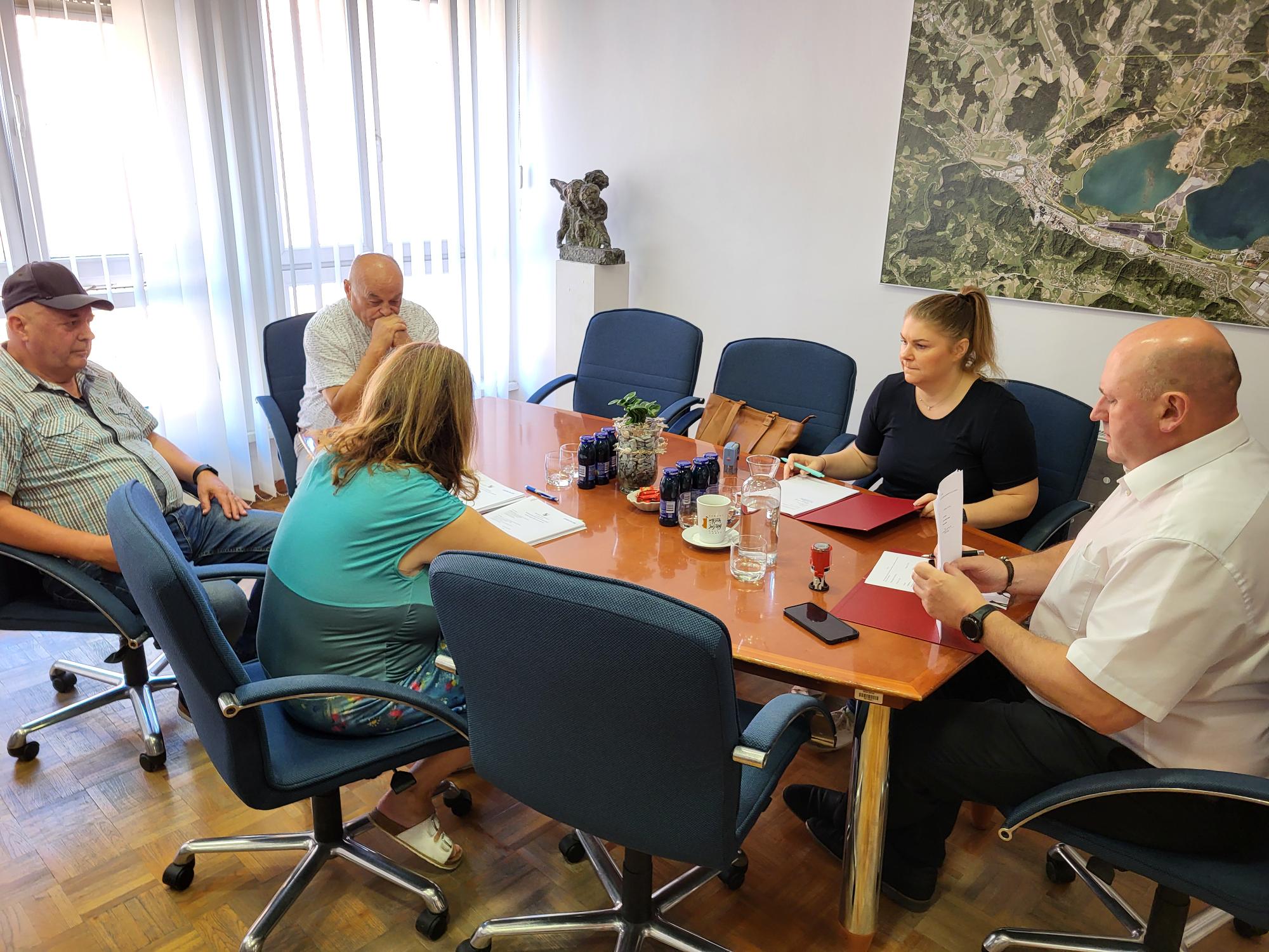 Podpisana pogodba za rušenje objektov nekdanje tovarne usnja v Šoštanju