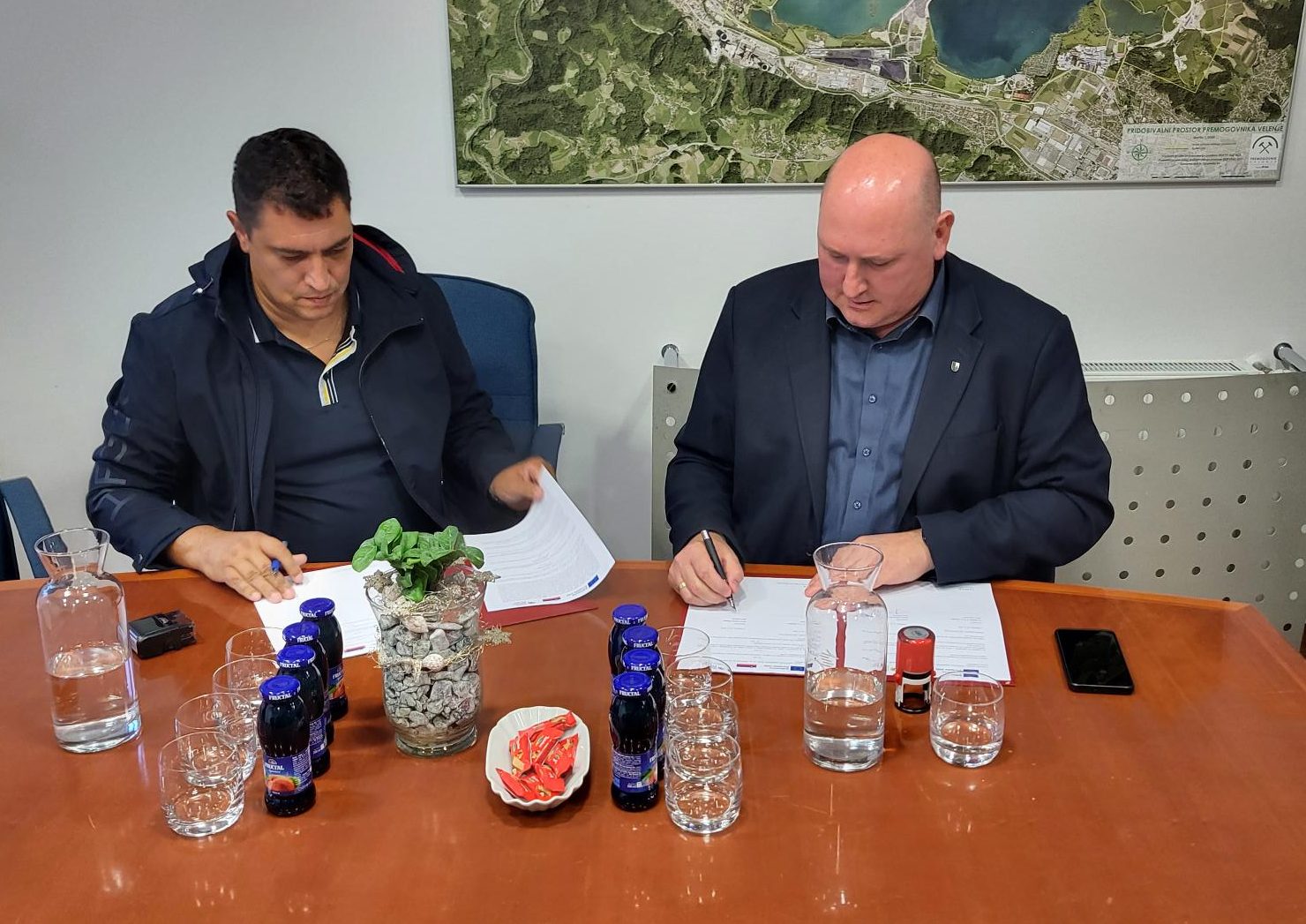 Podpisana pogodba za ureditev klimatov in prezračevanja v Kulturnem domu Šoštanj