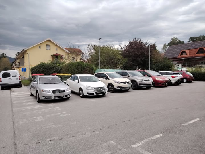 Občina Šoštanj poziva k umiku vozil pred TVD Partizan