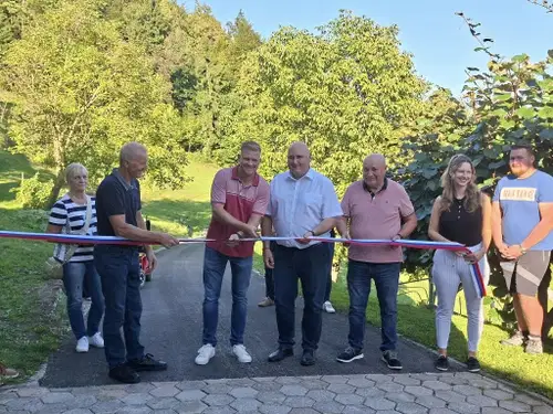 V Skornem namenu predali prenovljen odsek ceste »Stropnik«