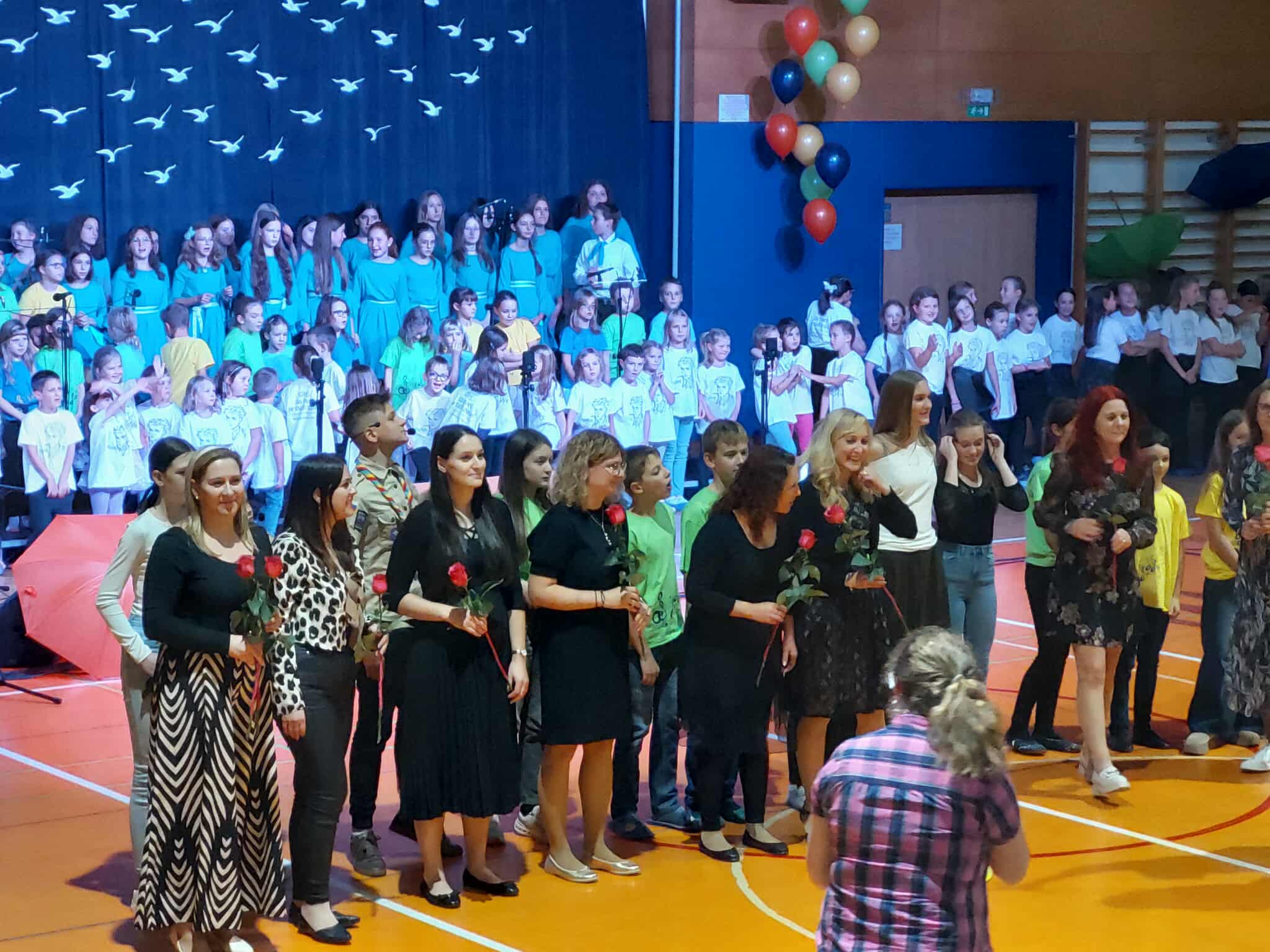 FOTO in VIDEO: Osnova šola Karla Destovnika Kajuha praznuje 20 let