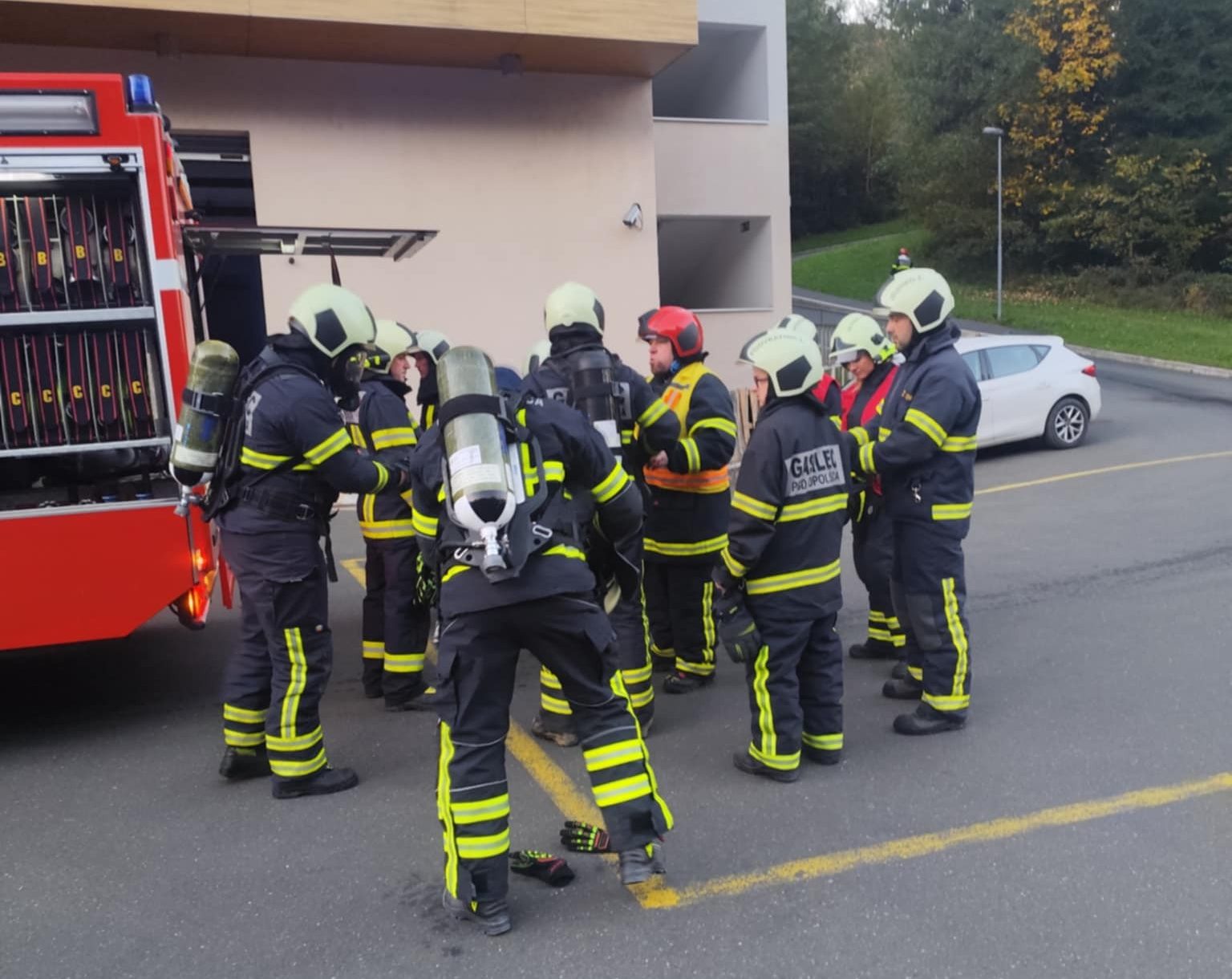 Gasilci PGD Topolšica v Domu starejših občanov Zimzelen izvedli gasilsko vajo