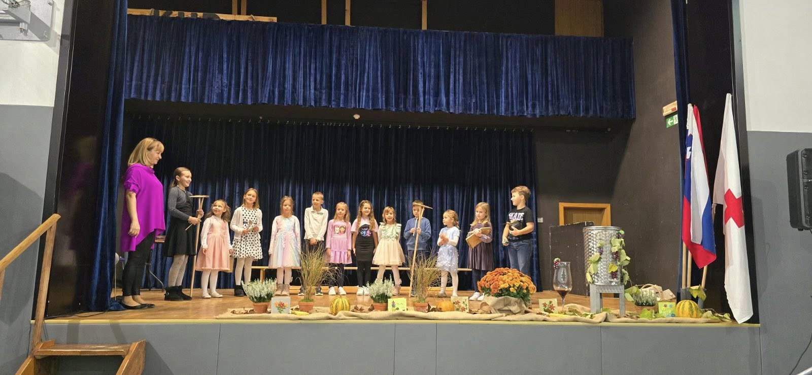 Včeraj je v Ravnah potekalo tradicionalno srečanje krajanov starejših od 70 let