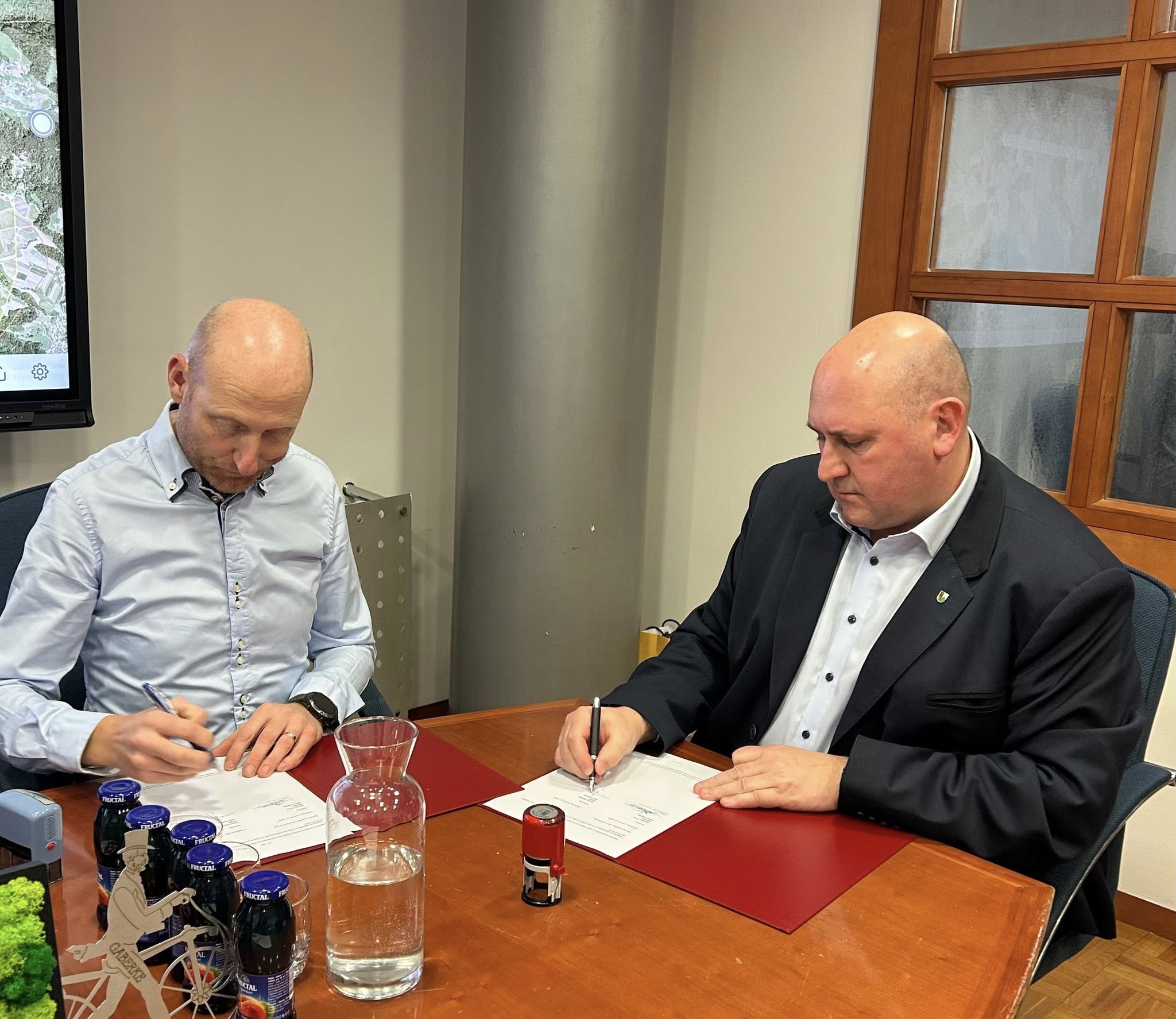 V Šoštanju danes podpisali pogodbo za celovito rekonstrukcijo ceste ob Kramarici