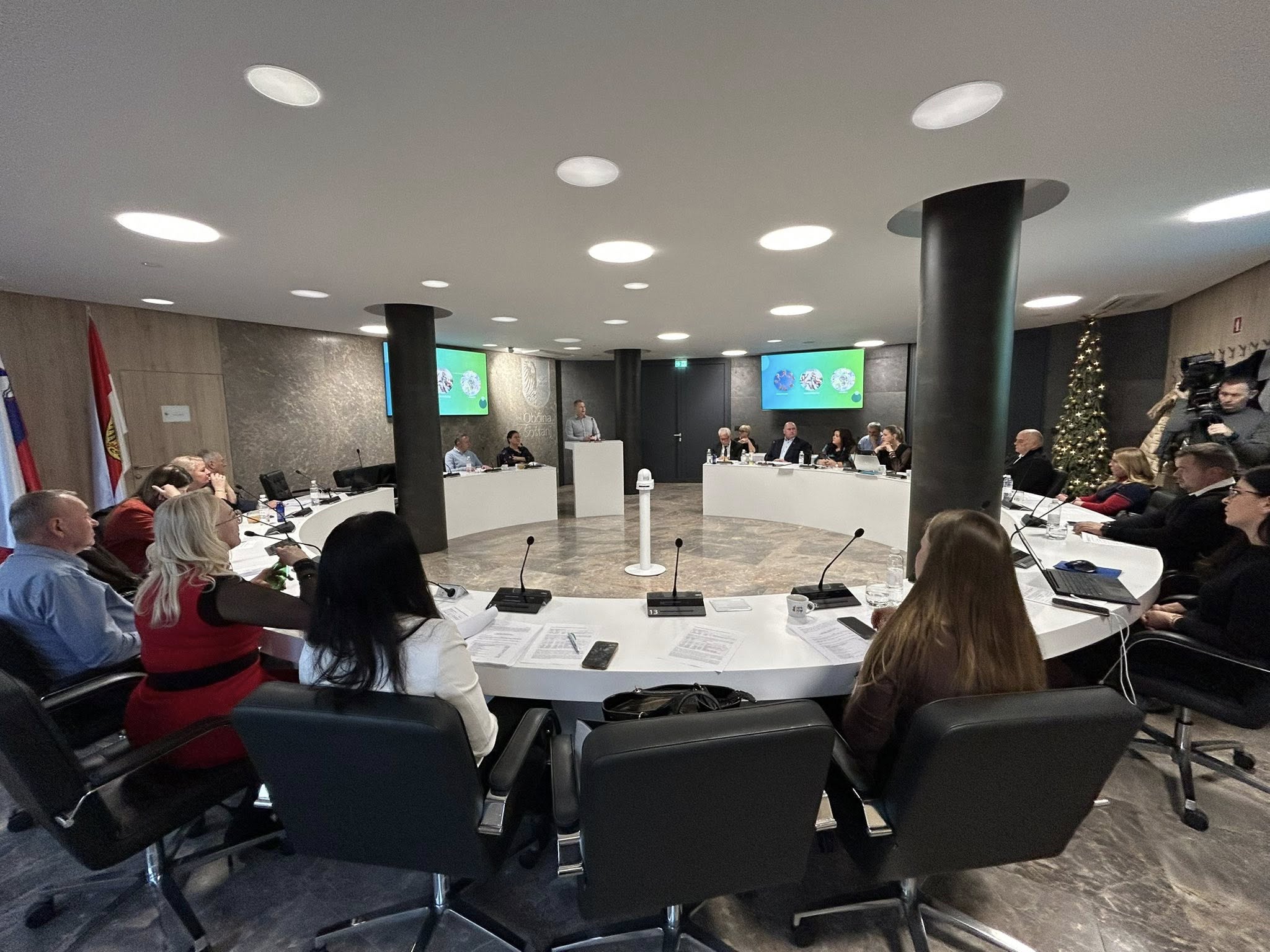 Na zadnji letošnji seji tudi o novem kandidatu za ravnatelja OŠ KDK