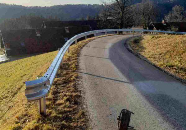 Varnost na prvem mestu: V Šoštanju letos izvedli 398 metrov varnostno-odbojnih ograj