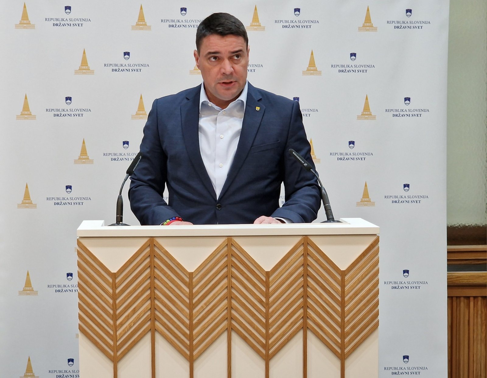 Državni svetnik Peter Dermol opozarja na posledice zaprtja poslovalnice NLB v Šoštanju