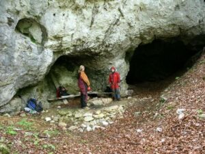 Jutri odprtje obnovljene poti do Mornove zijalke