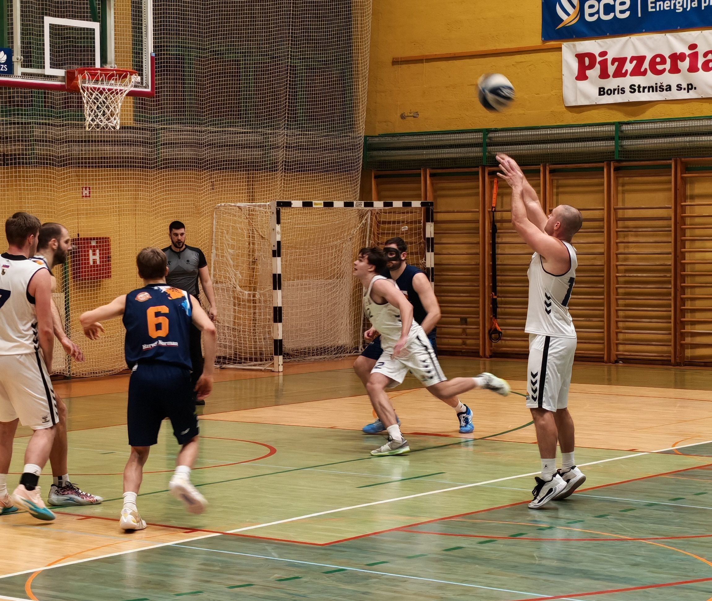 Elektra z izjemnim preobratom do zmage proti Vojniku